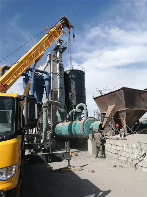 庆阳市设备搬运等各类工程项目中，吊车起着关键作用