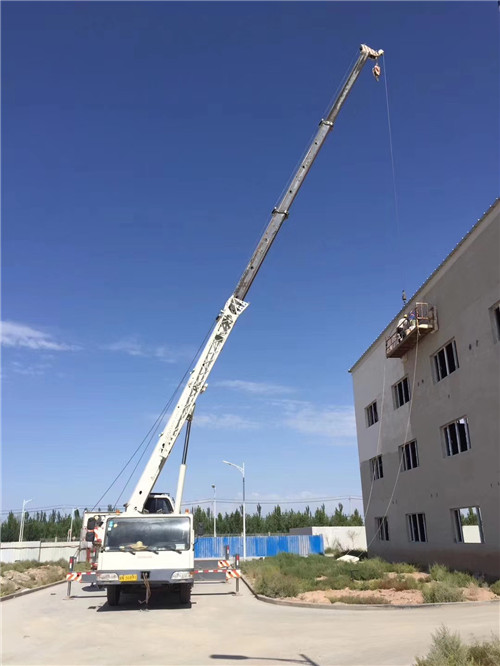 庆阳市“轻装强干”—— 吊车的 “轻量化臂架” 技术
